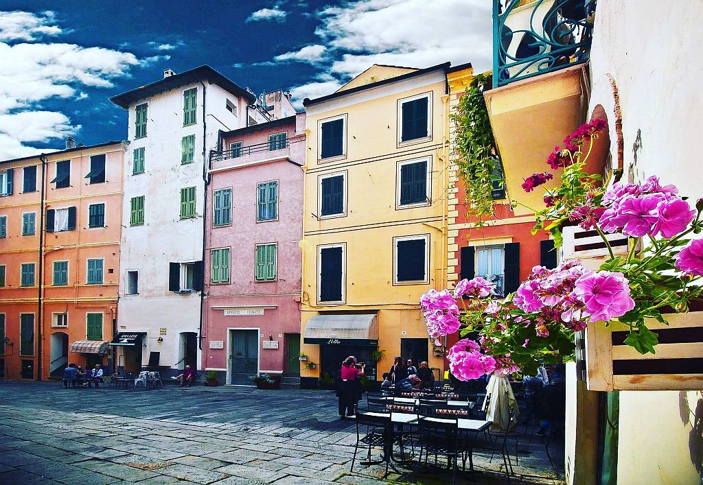 VISITA GUIDATA AI BORGHI DI BORDIGHERA e DOLCEACQUA in provincia di IMPERIA